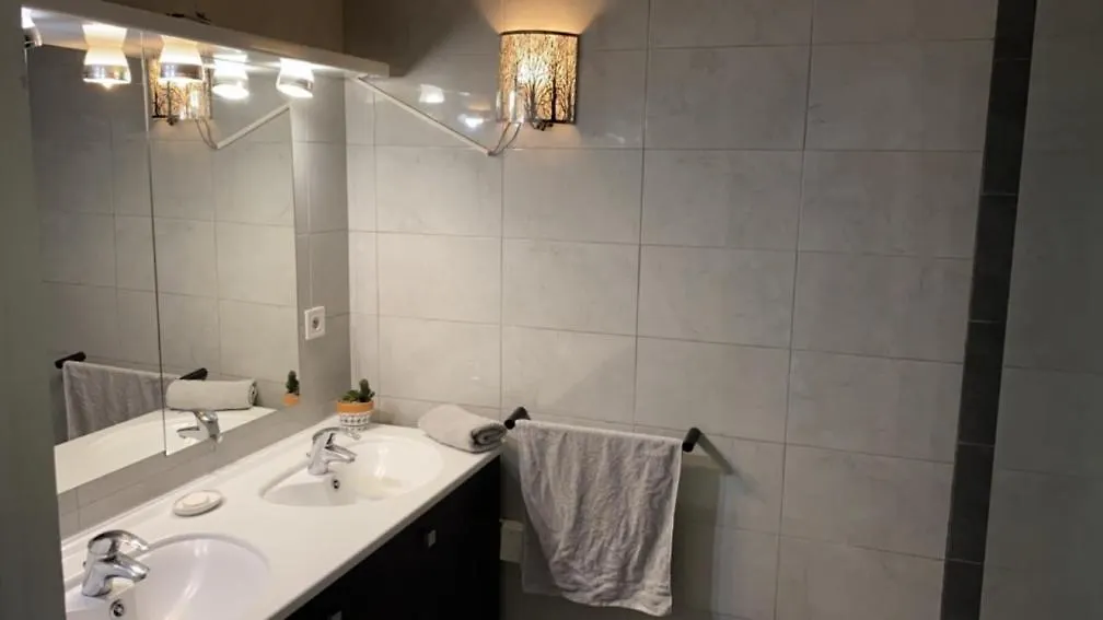 Superbe Appartement 70M2 De 3 Piece Proche Mer Et Transport Nice